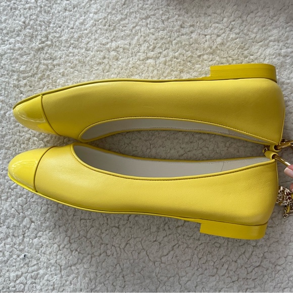 BNWB Chanel Yellow Ankle Chain Ballet Flats Sz 38.5 - Picture 10 of 12